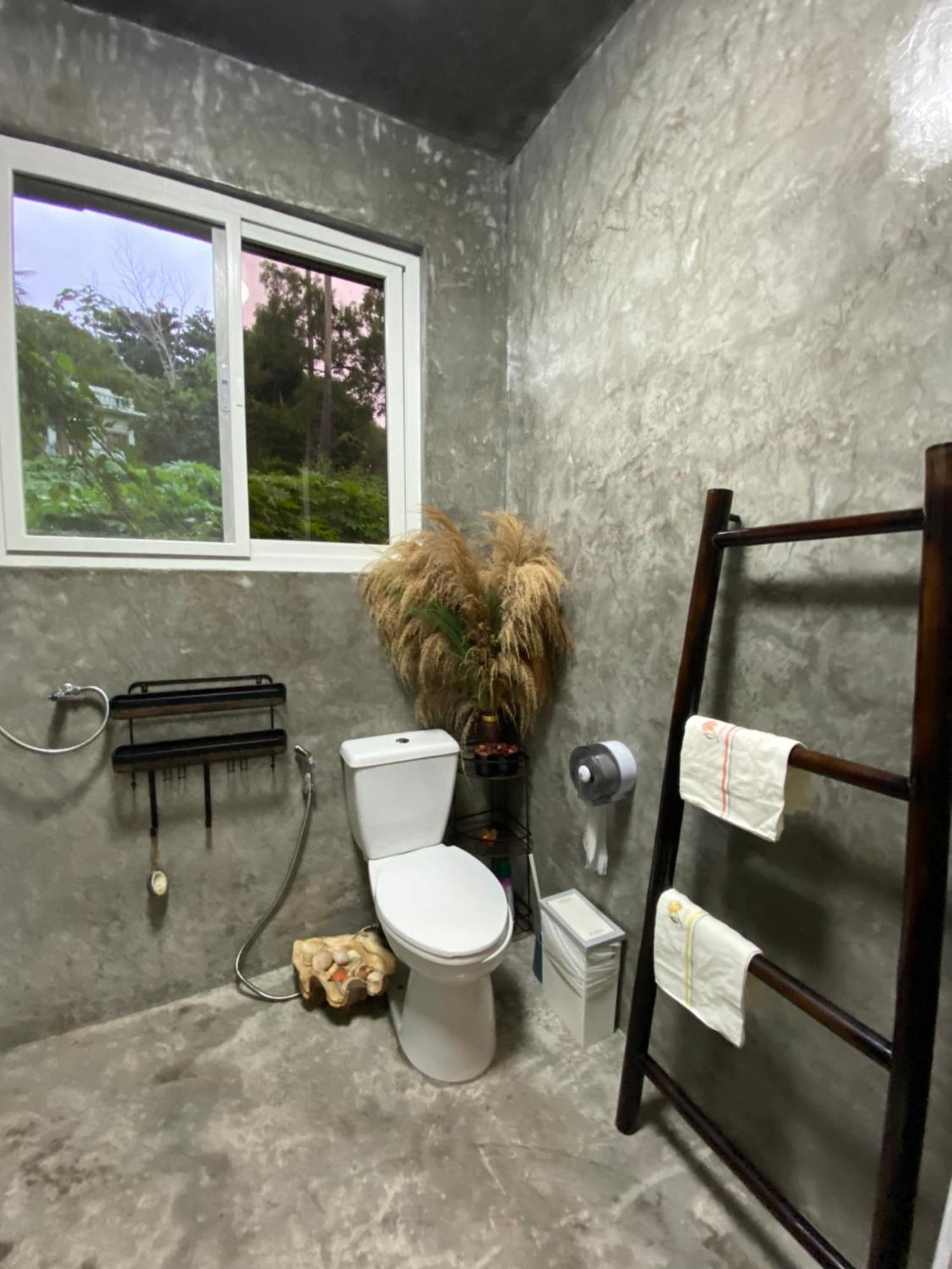 Beachfront Bungalow South Of Phuket ภายนอก รูปภาพ